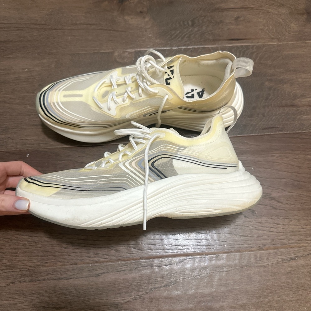 APL STREAMLINE SNEAKER